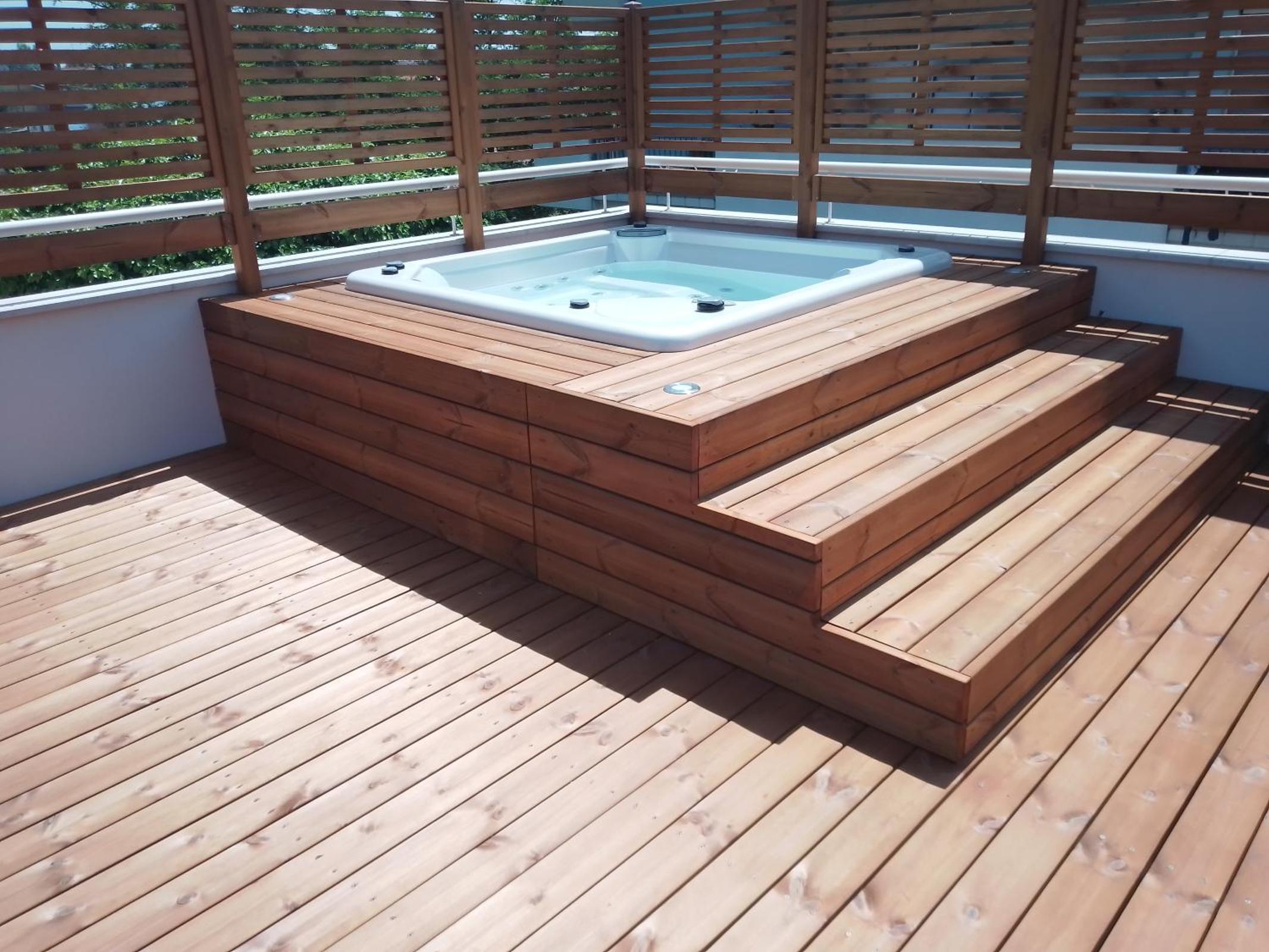 Solarium con vasca idromassaggio · Villa Elia Suite Room